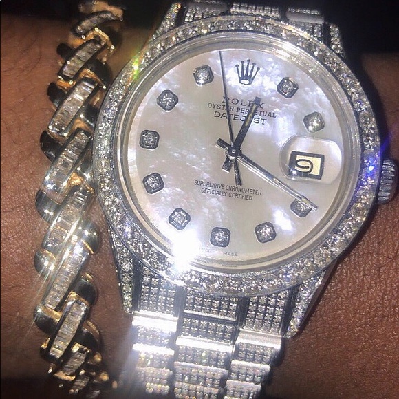 SOLD! Diamond flooded Date just Rolex - Picture 3 of 8